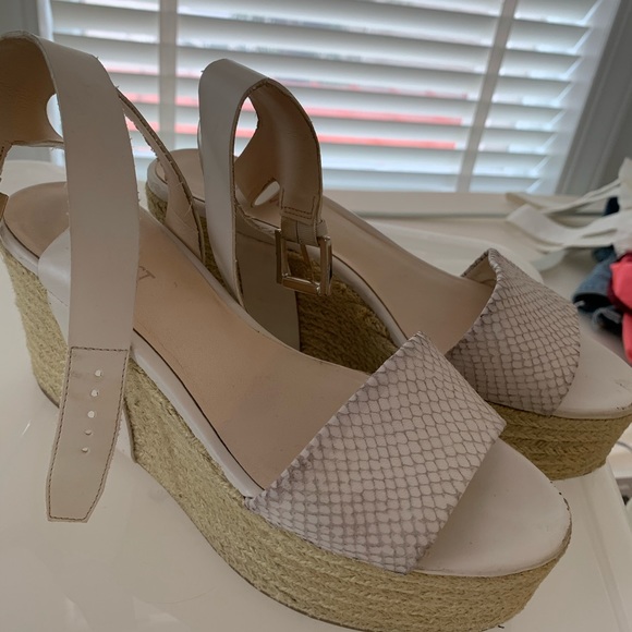 Nine West white python wedges - Picture 3 of 4